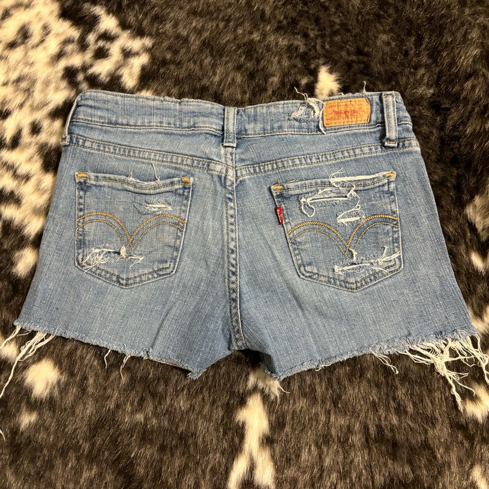 Levi’s cut off shorts